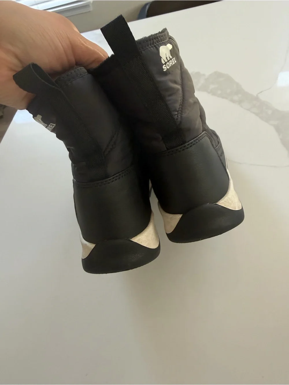 Sorel Whitney II Short Lace Boots Kids Size 5 Black Waterproof Faux Fur Snow